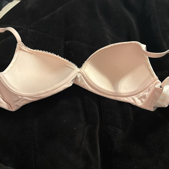NWOT Victoria’s Secret Body by Victoria Wireless Bra - Size 34B - Picture 6 of 8